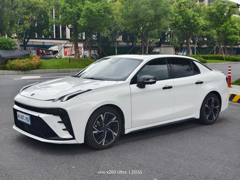 Lynk & Co 03 2023