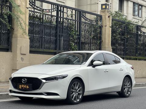Mazda 3 Axela 2022