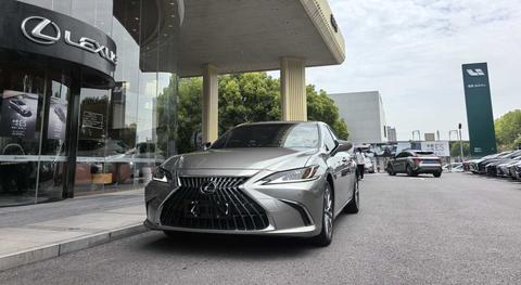 Lexus ES 2022