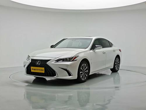 Lexus ES 2022