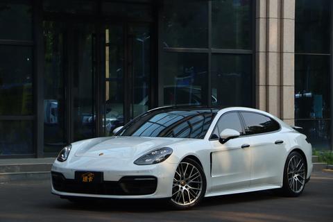 Porsche Panamera 2021
