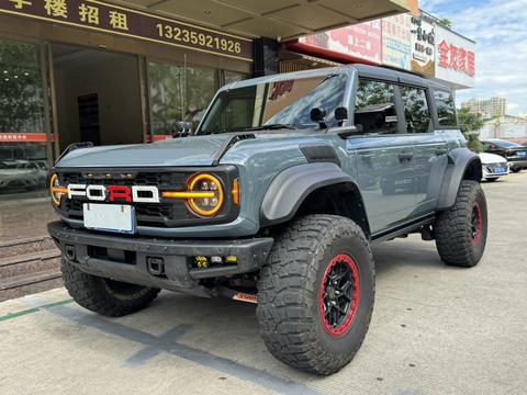 Ford Bronco 2024