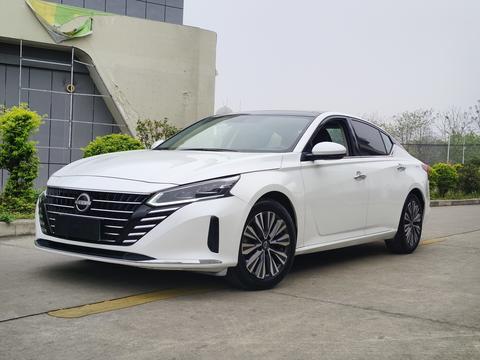 Nissan Teana 2022