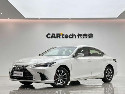 Lexus ES 2025