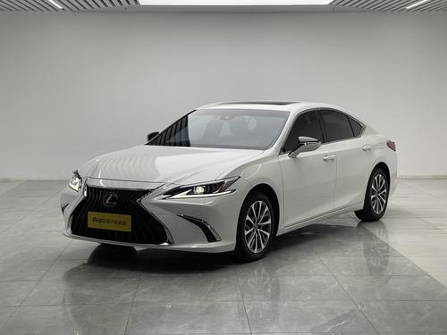 Lexus ES 2024