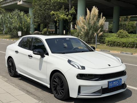 Lynk & Co 03 2022