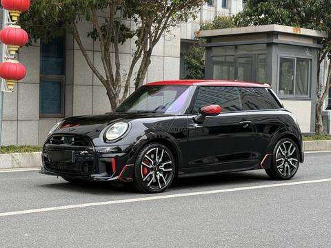 MINI JCW 2025