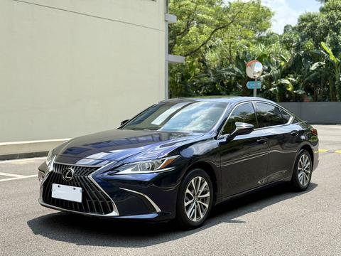 Lexus ES 2022