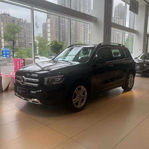 Mercedes-Benz GLB 2023