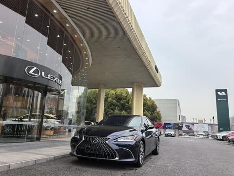 Lexus ES 2021