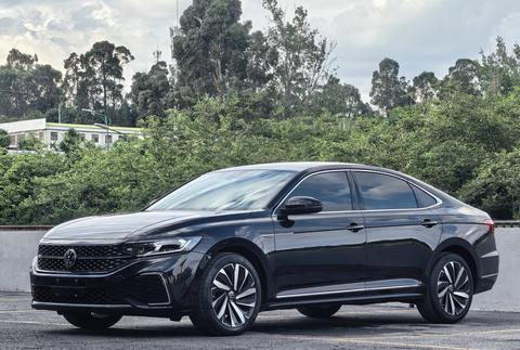 Volkswagen Passat 2022