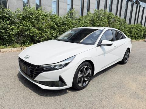 Hyundai Elantra 2022