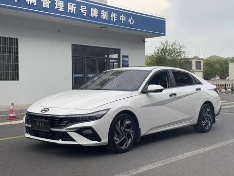Hyundai Elantra 2023