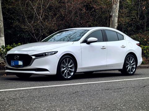 Mazda 3 Axela 2023
