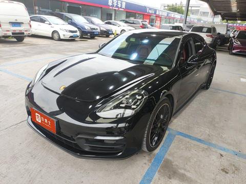 Porsche Panamera 2023