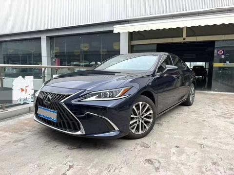 Lexus ES 2021