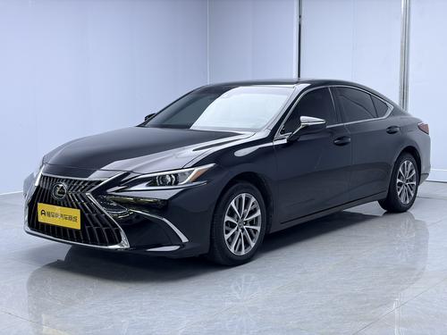 Lexus ES 2022