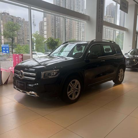 Mercedes-Benz GLB 2023