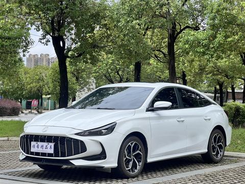 MG 5 2025