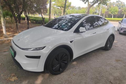Tesla Model Y 2025