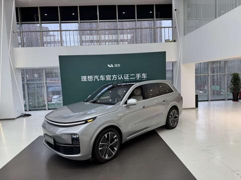 Li Auto L8 2025