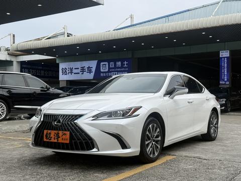 Lexus ES 2024