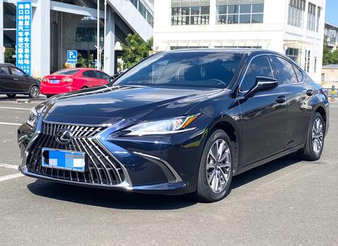 Lexus ES 2022