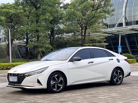 Hyundai Elantra 2022