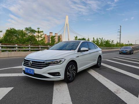 Volkswagen Sagitar 2022