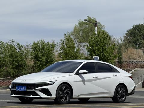 Hyundai Elantra 2023