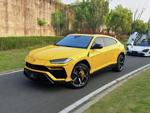 Lamborghini Urus 2021