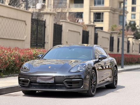 Porsche Panamera 2022