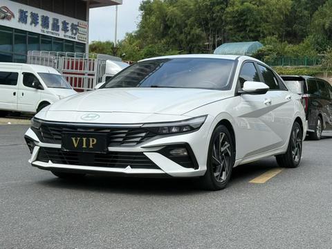 Hyundai Elantra 2023