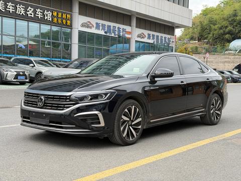 Volkswagen Passat 2022
