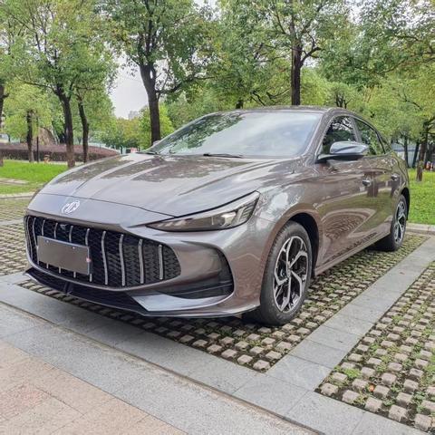 MG 5 2025