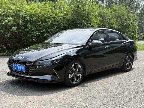 Hyundai Elantra 2022