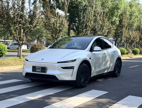 Tesla Model Y 2026