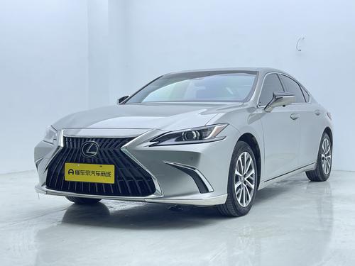 Lexus ES 2024