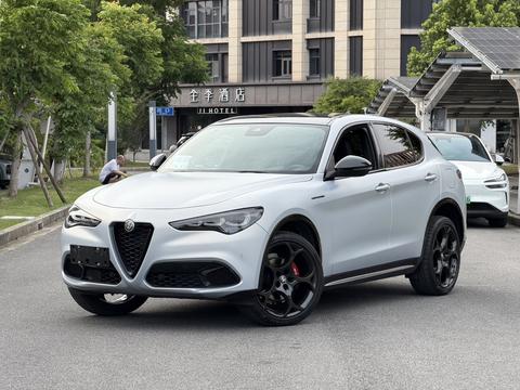 Alfa Romeo Stelvio 2023