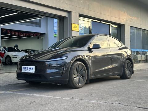 Tesla Model Y 2025
