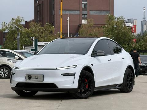 Tesla Model Y 2025