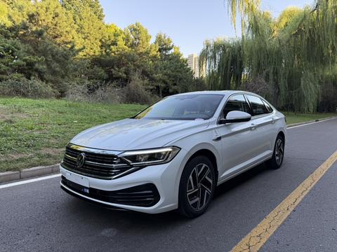 Volkswagen Sagitar 2023
