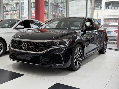 Volkswagen Passat 2022