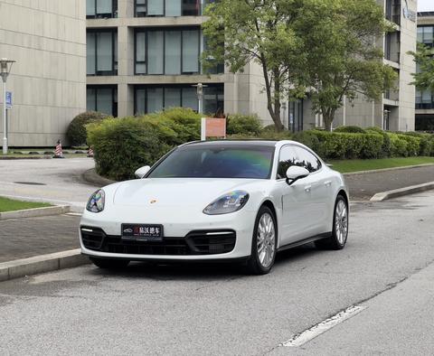 Porsche Panamera 2021