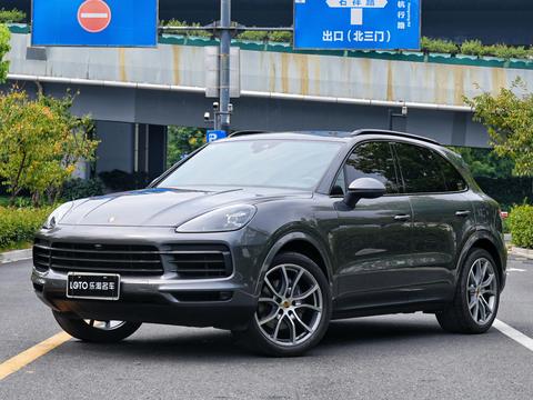 Porsche Cayenne 2021