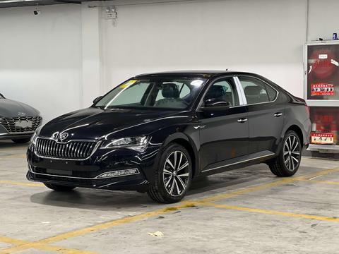 Skoda Superb 2025