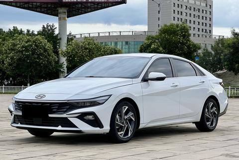 Hyundai Elantra 2023