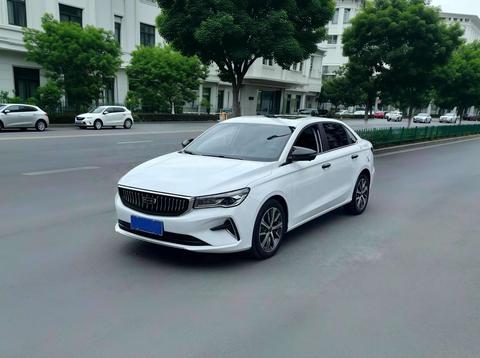 Geely Emgrand 2022