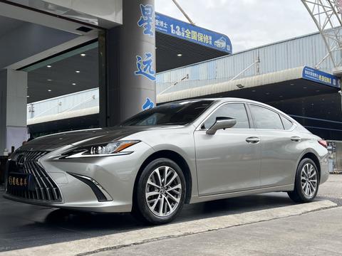 Lexus ES 2022