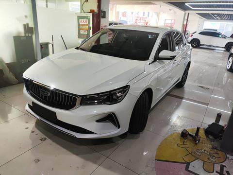 Geely Emgrand 2022
